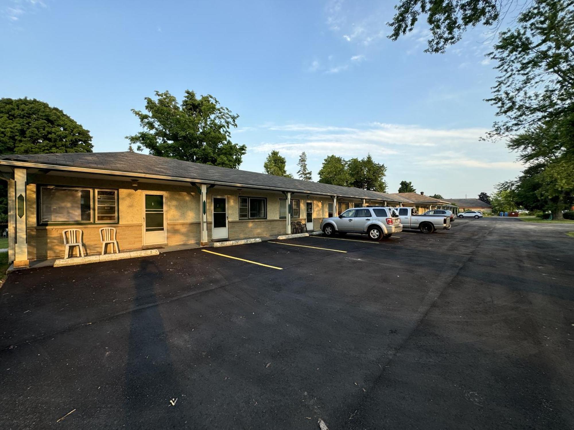 Holiday Motel Orillia Exterior foto